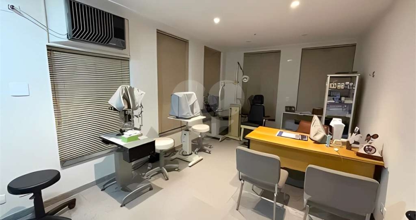 Sala comercial à venda na Avenida Moema, Moema, São Paulo