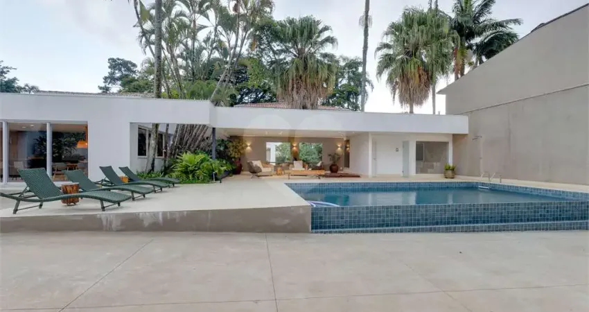 Casa térrea com 4 quartos à venda em Santo Amaro - SP