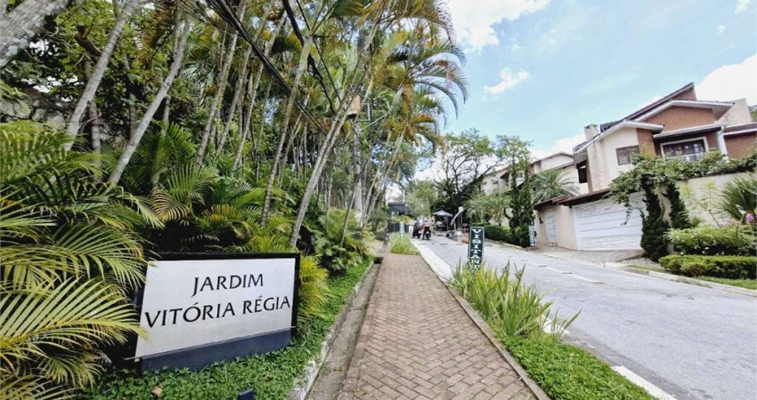 Condomínio com 4 quartos à venda em Jardim Vitória Régia - SP