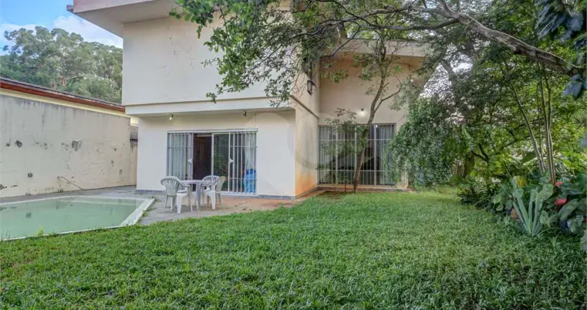 Casa com 4 quartos à venda em Jardim Marajoara - SP