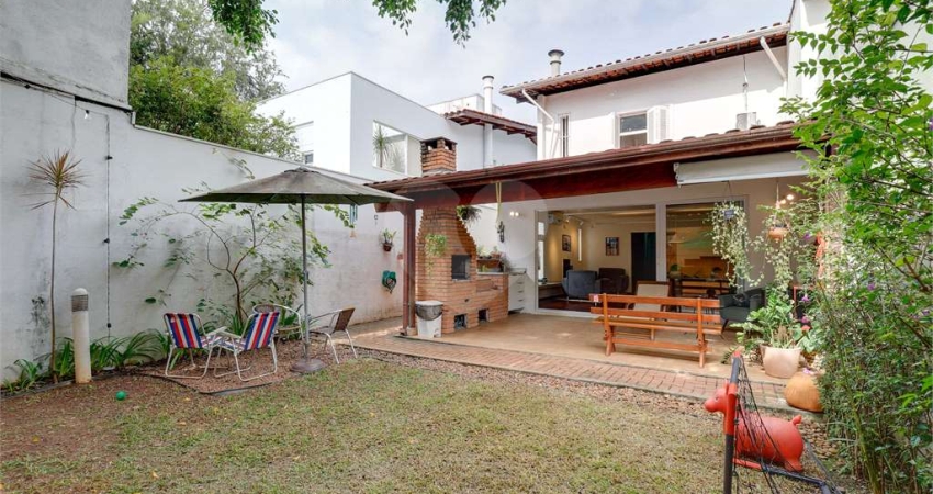 Casa com 3 quartos à venda em Jardim Petrópolis - SP