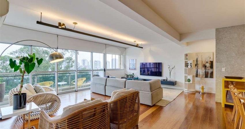 Apartamento com 3 quartos à venda ou para locação em Santo Amaro - SP