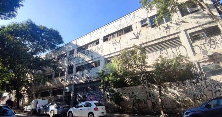 Galpão à venda ou para locação em Vila Sofia - SP