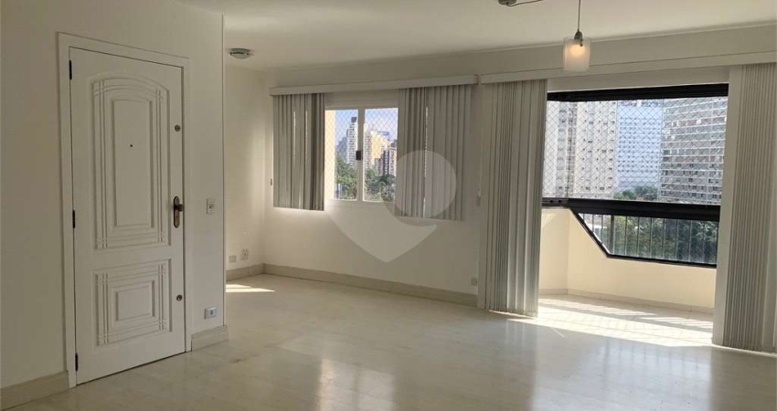 Apartamento com 3 quartos para locação em Vila Uberabinha - SP