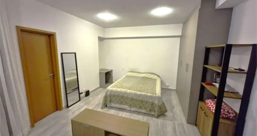 Apartamento com 1 quartos à venda ou para locação em Santo Amaro - SP