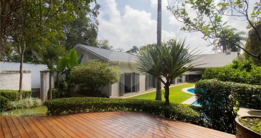 Casa térrea com 5 quartos à venda em Santo Amaro - SP