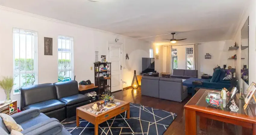 Casa de Vila à venda com 3 quartos, sendo 1 suíte, em Chácara Monte Alegre, São Paulo, SP