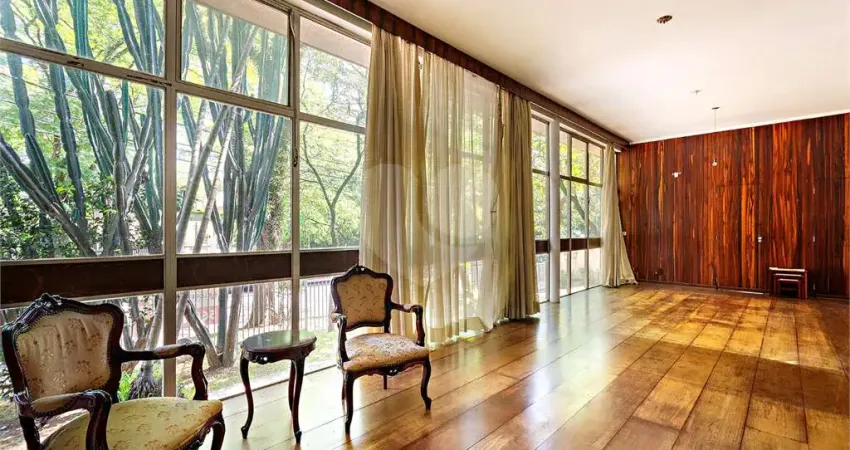 Casa comercial para alugar na Rua São Benedito, 820, Alto da Boa Vista, São Paulo