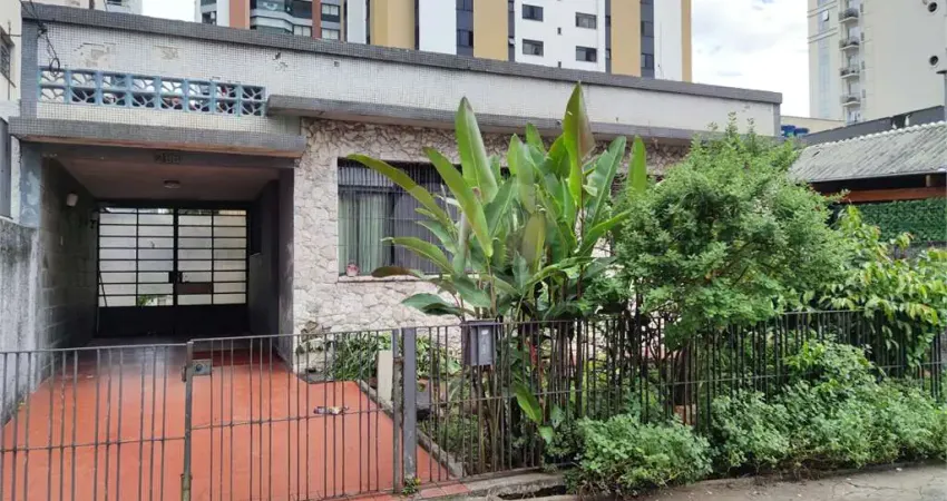 Casa comercial para alugar na Avenida Miruna, 286, Moema, São Paulo