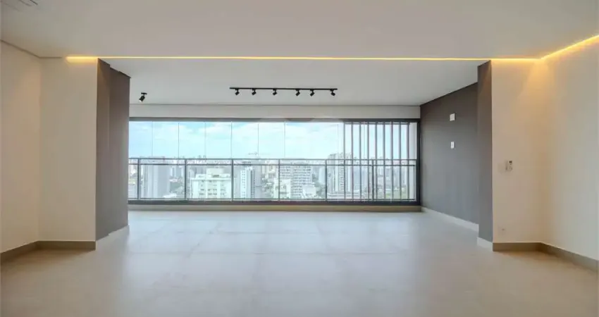 Apartamento à venda com 3 quartos, sendo 3 suítes, no condomínio Latitude Campo Belo, São Paulo - SP