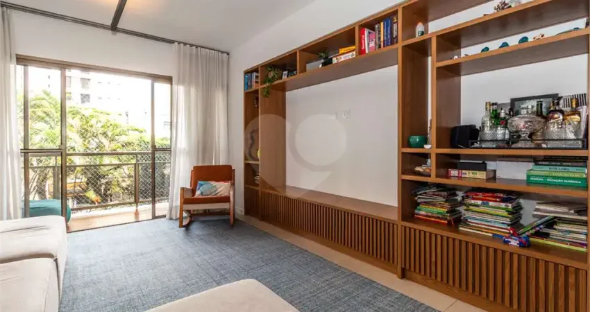 Apartamento à venda com 3 quartos, sendo 1 suíte, no condomínio Parque Dos Aicás, São Paulo - SP