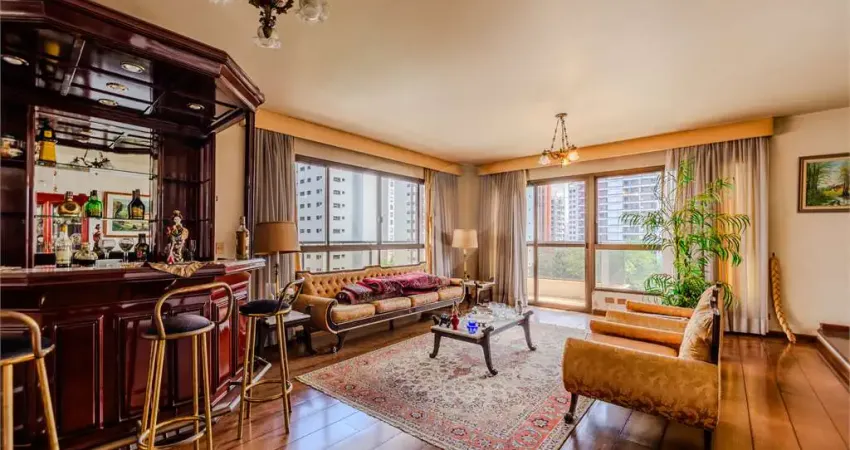 Apartamento com 3 quartos à venda na Avenida Chibarás, 688, Moema, São Paulo