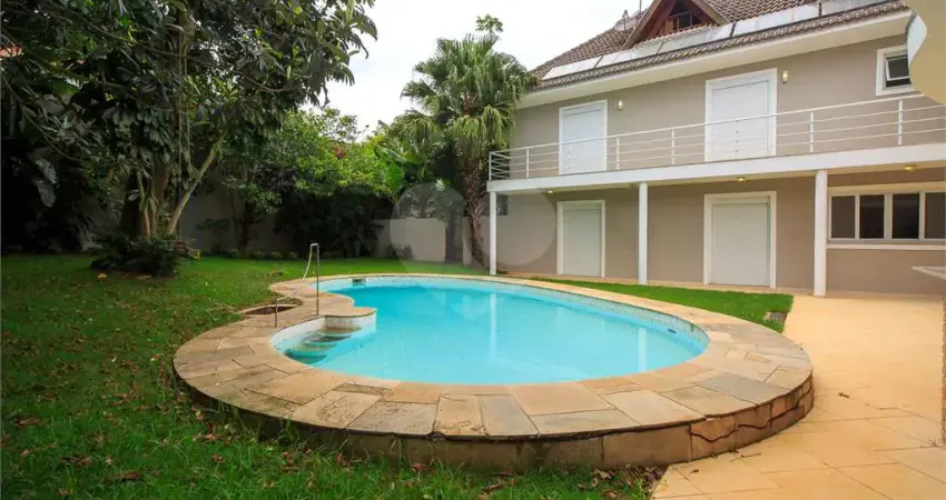 Sobrado à venda ou para alugar com 4 quartos, sendo 4 suítes, em Interlagos, São Paulo, SP