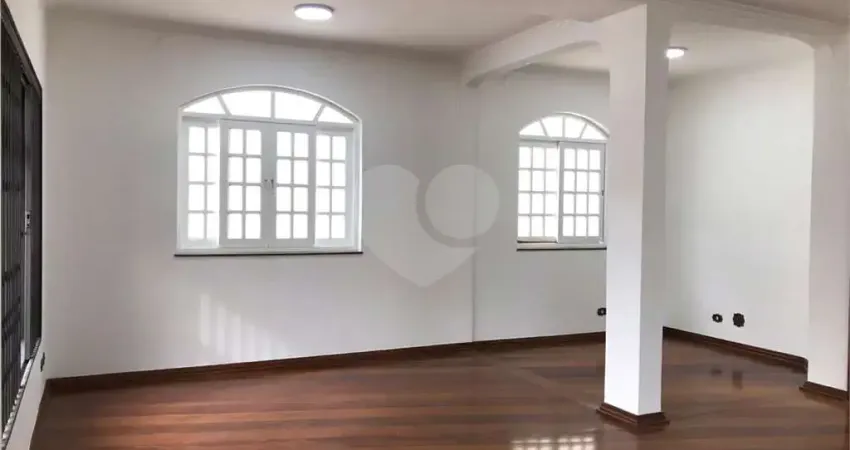 Sobrado à venda com 4 quartos, sendo 3 suítes, em Alto da Boa Vista, São Paulo, SP
