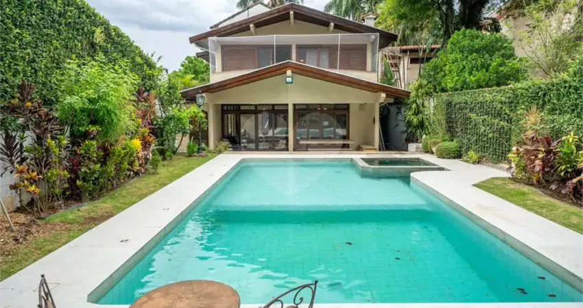 Sobrado à venda com 4 quartos, sendo 4 suítes, em Jardim Cordeiro, São Paulo, SP