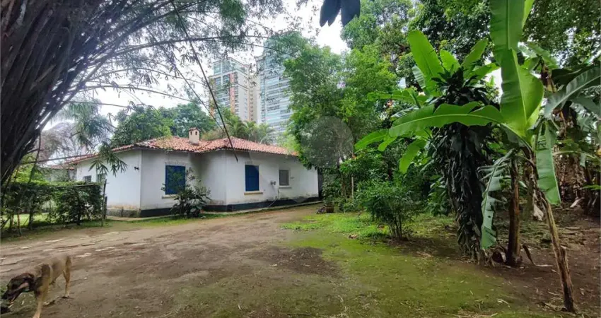 Terreno à venda no Campo Belo, São Paulo