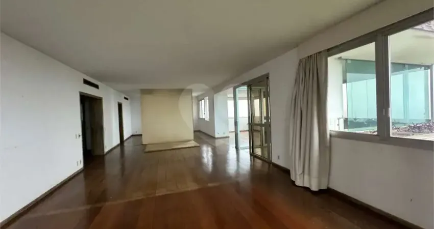 Apartamento à venda com 4 quartos, sendo 4 suítes, no condomínio São Paulo Golf Club, São Paulo - SP