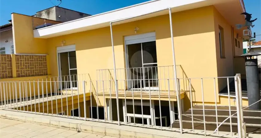 Sobrado à venda ou para alugar com 4 quartos, sendo 3 suítes, em Campo Grande, São Paulo, SP