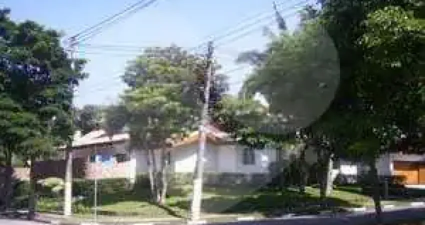 Casa Térrea à venda com 4 quartos, sendo 1 suíte, em Interlagos, São Paulo, SP