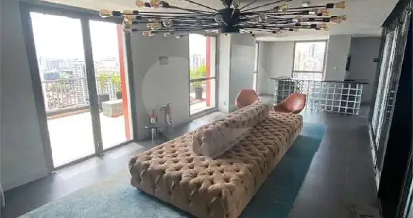 Duplex à venda com 1 quarto, sendo 1 suíte, no condomínio Turiassu, São Paulo - SP