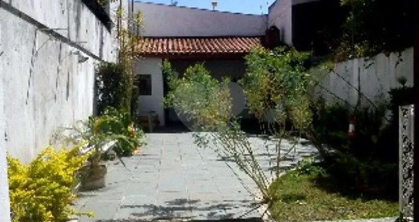 Sobrado à venda com 4 quartos, sendo 4 suítes, em Campo Belo, São Paulo, SP