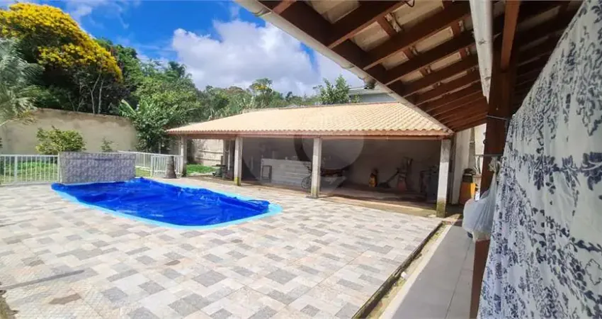 Sobrado à venda com 3 quartos, sendo 3 suítes, em Embu-guaçu, Embu-guaçu, SP