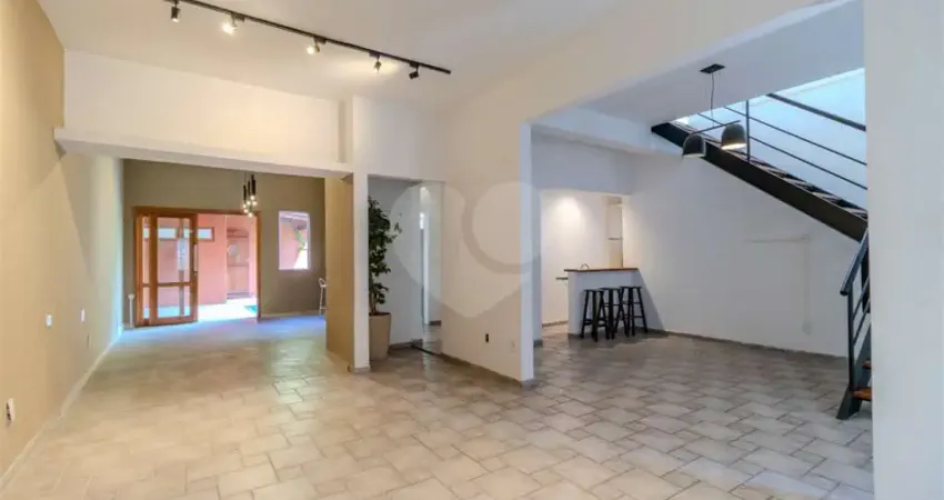 Sobrado à venda com 4 quartos, sendo 2 suítes, no Brooklin, São Paulo, SP