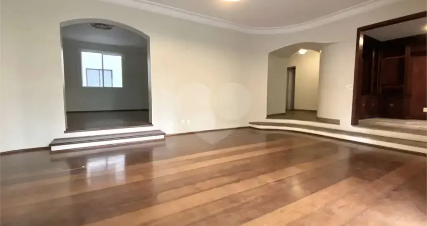 Apartamento à venda com 3 quartos, sendo 1 suíte, no condomínio Vila Mediterranea, São Paulo - SP