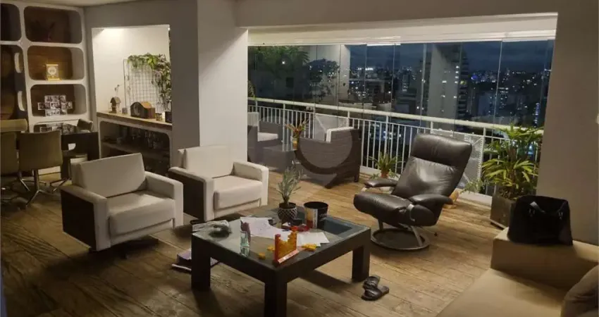 Apartamento com 3 quartos para locação em Paraíso - SP