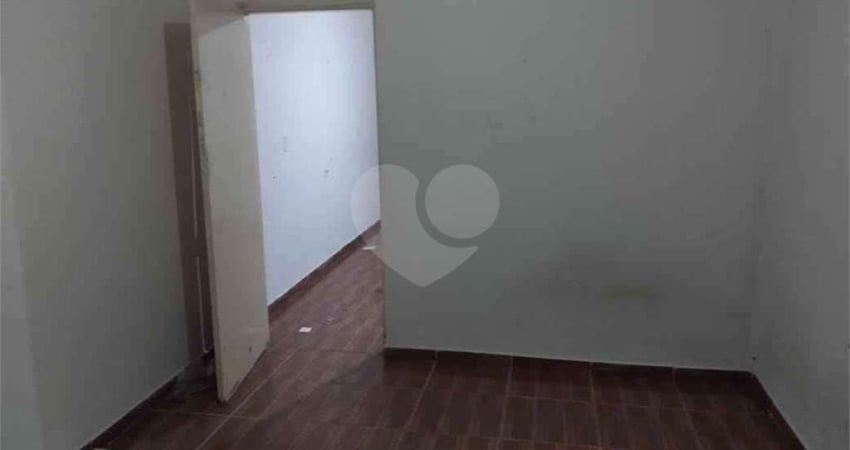 Sobrado com 6 quartos à venda em Jardim Vila Carrão - SP