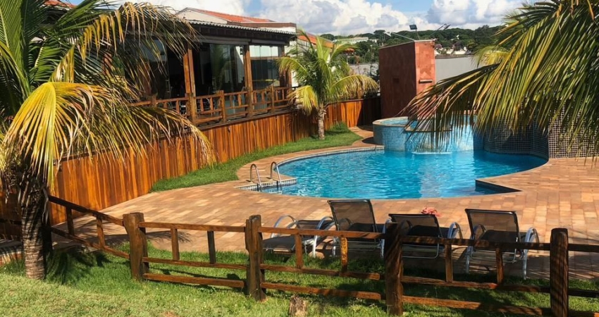 Vende-se Área de Lazer com 1800m² de Terreno em Mandaguaçu PR.
