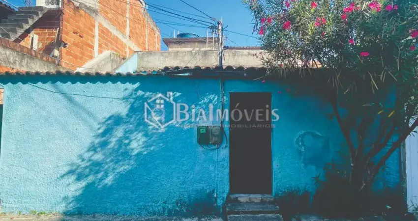 Local Tranquilo - Casa com 2 quartos à venda próximo à Estrada do Lameirão