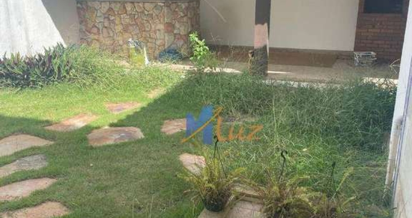 Casa Comercial nos Cavaleiros para Locação