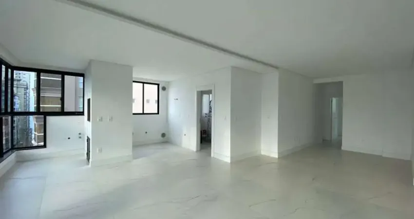 Apartamento á venda 3 suítes + 2 vagas 127.00m2 + lazer pagamento facilitado aceita proposta em meia praia itapema