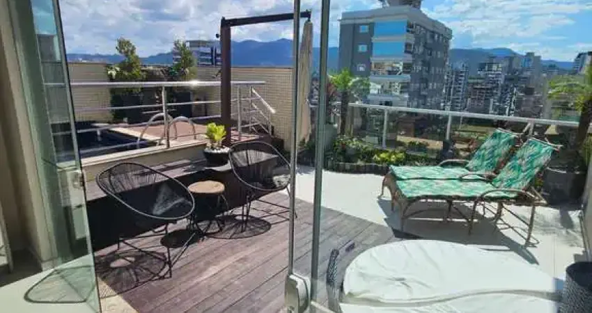 Duplex com piscina com 4 suítes + 2 vagas de garagem sala de jogos com lazer completo em meia praia pagamento facilitado.