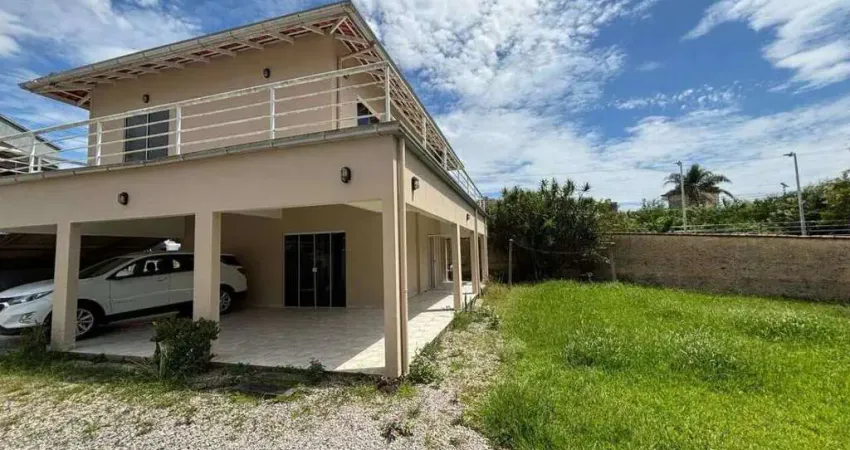 Vendo casa com 3 dormitórios sendo 1 suíte + vaga de garagem pátio amplo. em porto belo pagamento facilitado.