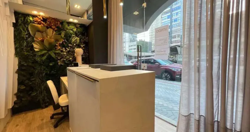 Oportunidade sala comercial de r$ 2.250.000,00 por r$ 1.450.000,00 120m2 + 1 vaga de garagem meia praia itapema sc