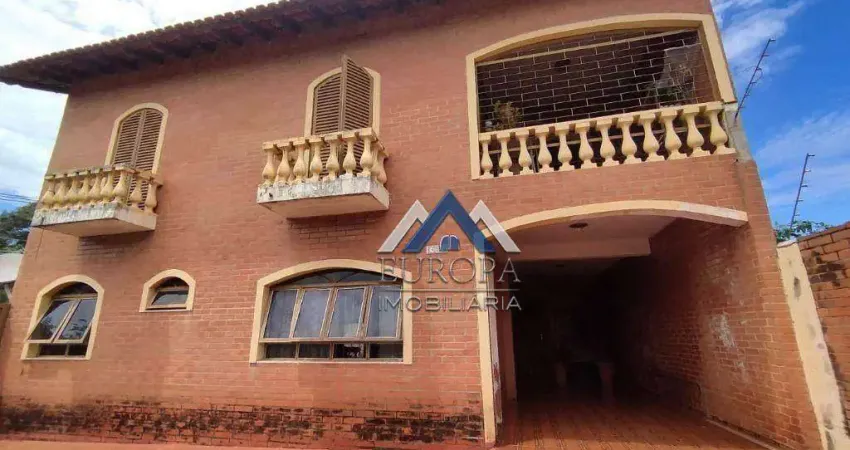 Sobrado com 4 dormitórios à venda, 288 m² por R$ 870.000,00 - Brasília - Londrina/PR