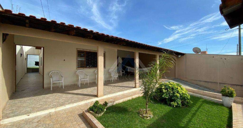 Casa com 3 dormitórios à venda, 180 m² por R$ 480.000,00 - Conjunto Habitacional José Garcia Molina - Londrina/PR