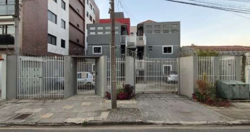 Kitinet com 1 quarto  para alugar, 30.00 m2 por R$1200.00  - Capao Da Imbuia - Curitiba/PR