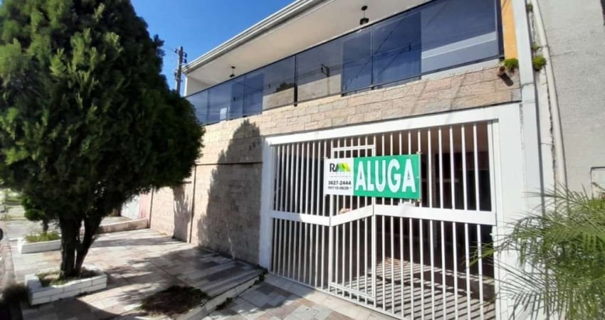 Sobrado com 3 quartos  para alugar, 196.00 m2 por R$2300.00  - Tatuquara - Curitiba/PR