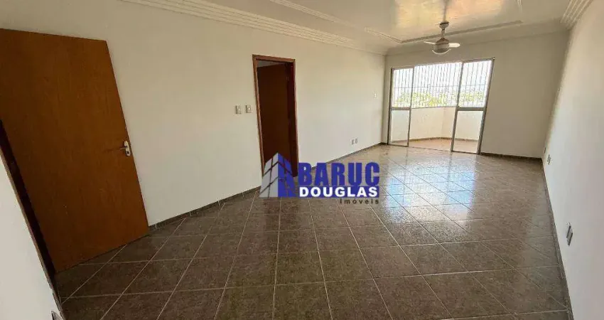 Vende-se ótimo apartamento reformado no edf. nicolina de oliveira, amplo apartamento com 04 quartos sendo 02 suítes, 01 vaga, 2 elevadores.