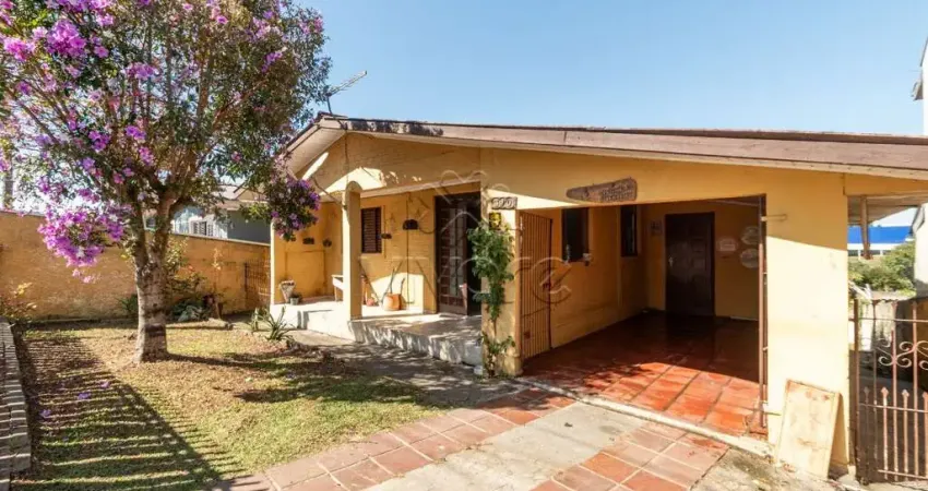 Casa com 2 quartos à venda na Rua Nicarágua, 310, Campo Pequeno, Colombo