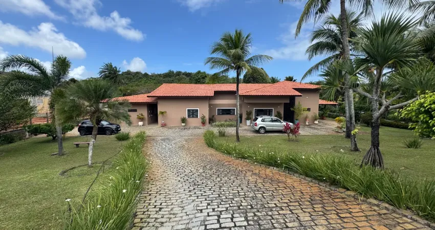 Vendo casa de alto padrão de 4/4, sendo 03 suítes, na estrada do coco - em lauro de freitas - bahia