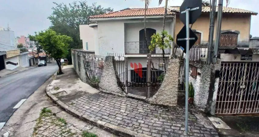 O sobrado dos seus sonhos está à venda!  3 dormitórios, sendo 1 suíte, 4 banheiros, vaga para 6 carros ...