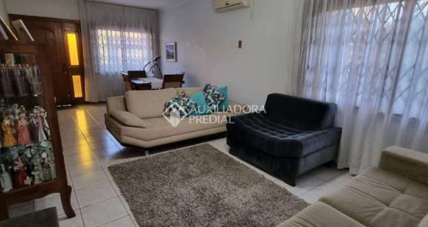 Casa com 3 quartos à venda na Rua Albion, 1054, Passo do Feijó, Alvorada