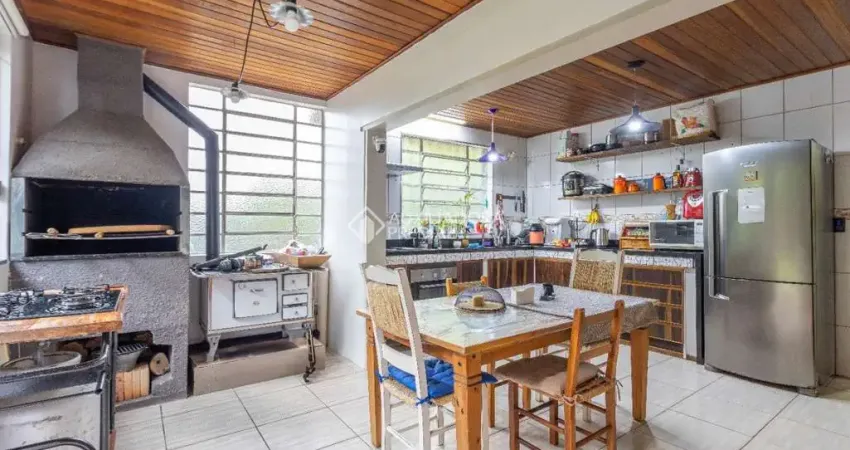 Casa com 3 quartos à venda na Rua Paul Harris, 979, Jardim Itu Sabará, Porto Alegre