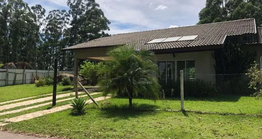 Aconchegante Casa Terrea, 03 suites em Meio a Natureza na cidade de Vinhedo/SP.