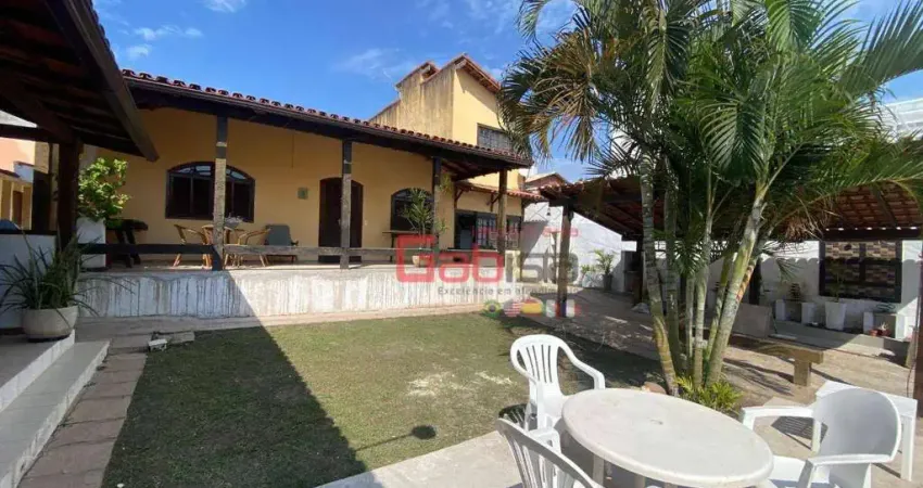 Casa com 13 quartos, ideal para Pousada e Airbnb lazer com piscina e churrasqueira à venda, 197 m² por R$ 850.000,00 - Rasa - Armação dos Búzios/RJ.
