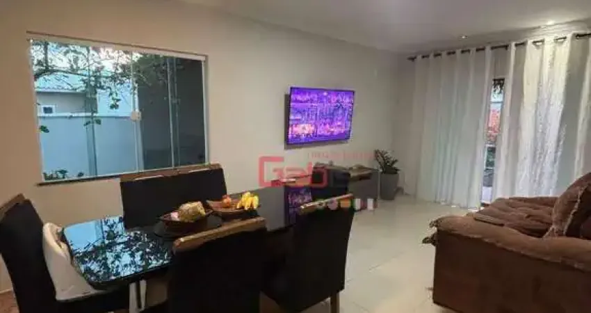 Casa com 3 dormitórios à venda, 130 m² por R$ 600.000,00 - São Matheus - São Pedro da Aldeia/RJ